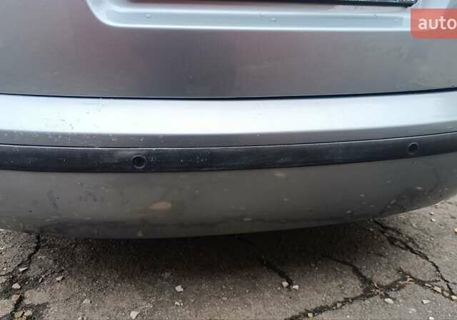 Серый Шкода Фабия, объемом двигателя 1.4 л и пробегом 239 тыс. км за 3900 $, фото 26 на Automoto.ua