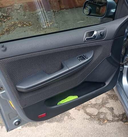 Серый Шкода Фабия, объемом двигателя 1.4 л и пробегом 239 тыс. км за 3900 $, фото 12 на Automoto.ua