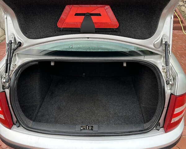 Сірий Шкода Фабія, об'ємом двигуна 1.2 л та пробігом 175 тис. км за 3500 $, фото 6 на Automoto.ua