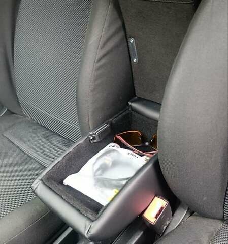 Серый Шкода Фабия, объемом двигателя 1.4 л и пробегом 239 тыс. км за 3900 $, фото 10 на Automoto.ua