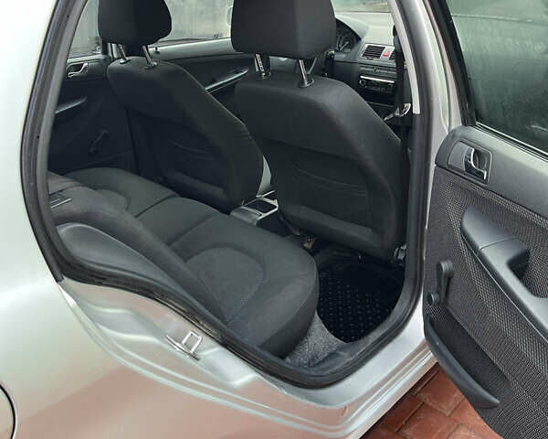 Сірий Шкода Фабія, об'ємом двигуна 1.2 л та пробігом 175 тис. км за 3500 $, фото 7 на Automoto.ua