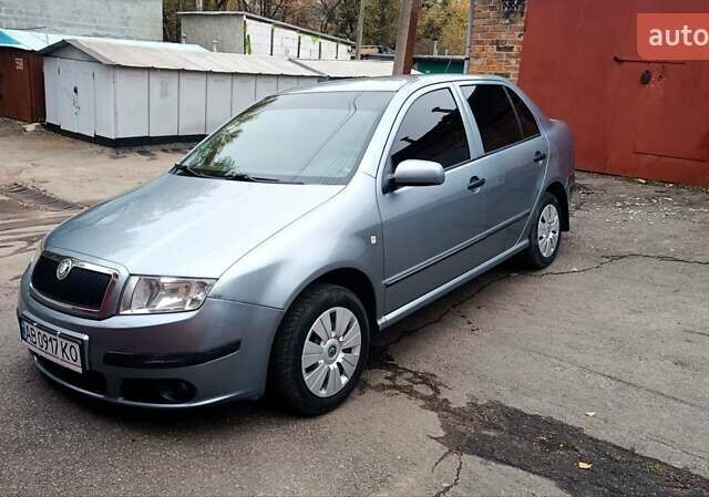 Серый Шкода Фабия, объемом двигателя 1.4 л и пробегом 239 тыс. км за 3900 $, фото 5 на Automoto.ua