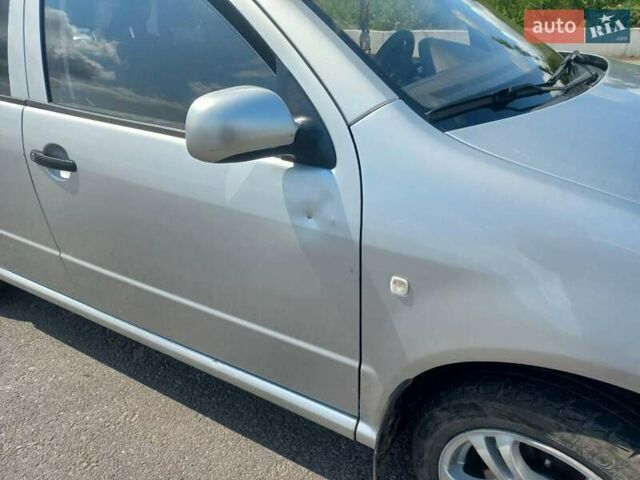 Сірий Шкода Фабія, об'ємом двигуна 1.2 л та пробігом 142 тис. км за 3500 $, фото 1 на Automoto.ua