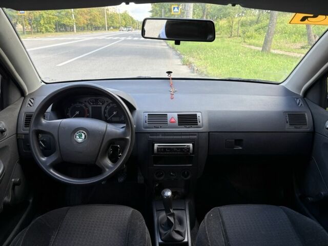 Серый Шкода Фабия, объемом двигателя 1.2 л и пробегом 109 тыс. км за 3600 $, фото 7 на Automoto.ua