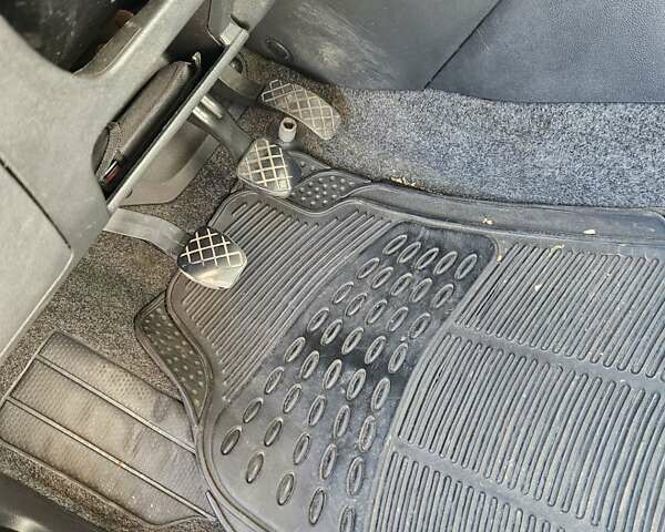 Сірий Шкода Фабія, об'ємом двигуна 1.2 л та пробігом 182 тис. км за 4000 $, фото 10 на Automoto.ua