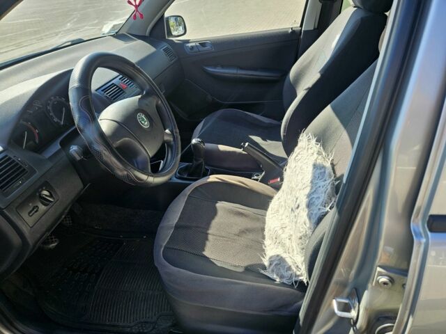 Сірий Шкода Фабія, об'ємом двигуна 1.2 л та пробігом 182 тис. км за 4000 $, фото 5 на Automoto.ua