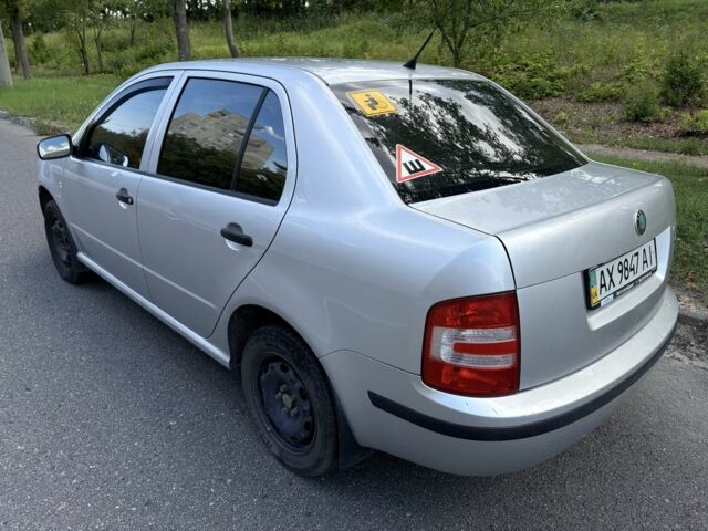 Серый Шкода Фабия, объемом двигателя 1.2 л и пробегом 109 тыс. км за 3600 $, фото 2 на Automoto.ua