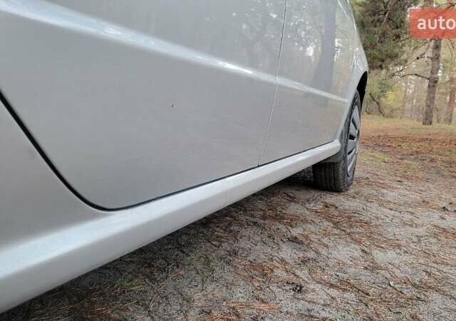 Серый Шкода Фабия, объемом двигателя 1.2 л и пробегом 220 тыс. км за 3300 $, фото 7 на Automoto.ua