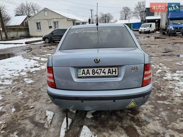 Серый Шкода Фабия, объемом двигателя 1.4 л и пробегом 247 тыс. км за 3500 $, фото 2 на Automoto.ua