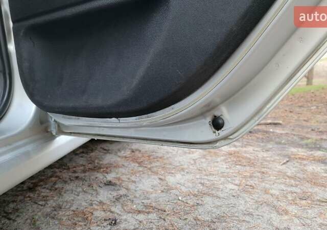 Серый Шкода Фабия, объемом двигателя 1.2 л и пробегом 220 тыс. км за 3300 $, фото 9 на Automoto.ua