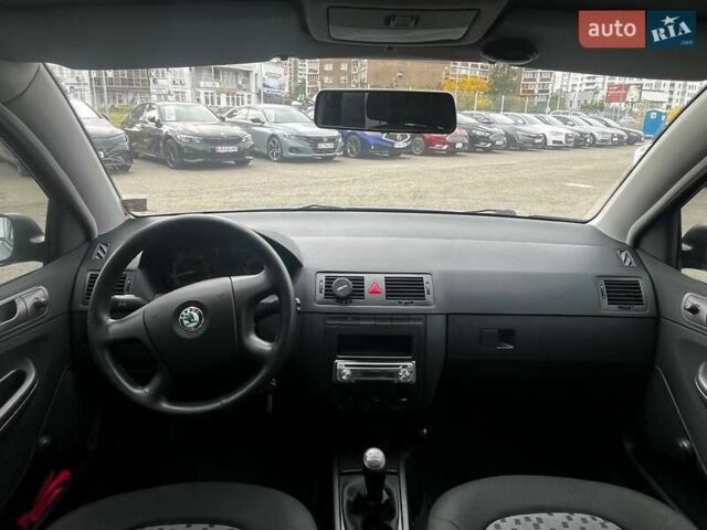 Шкода Фабия 2006 в Киеве на Automoto.ua Серый Шкода Фабия, объемом двигателя 1.2 л и пробегом 230 тыс. км за 4790 $, фото 21 на Automoto.ua