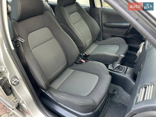 Сірий Шкода Фабія, об'ємом двигуна 1.4 л та пробігом 245 тис. км за 4650 $, фото 14 на Automoto.ua