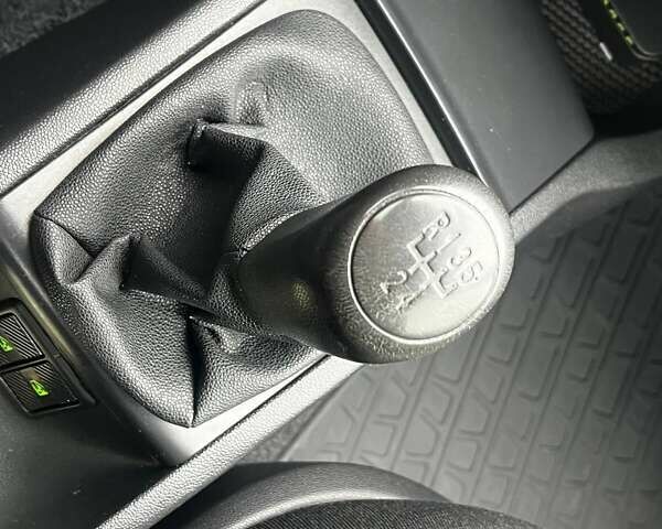 Шкода Фабия 2006 в Киеве на Automoto.ua Серый Шкода Фабия, объемом двигателя 1.2 л и пробегом 230 тыс. км за 4790 $, фото 19 на Automoto.ua
