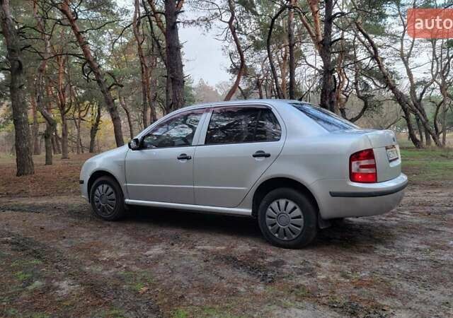 Серый Шкода Фабия, объемом двигателя 1.2 л и пробегом 220 тыс. км за 3300 $, фото 4 на Automoto.ua