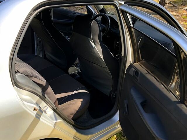 Серый Шкода Фабия, объемом двигателя 1.2 л и пробегом 240 тыс. км за 2999 $, фото 11 на Automoto.ua