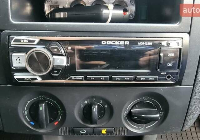 Серый Шкода Фабия, объемом двигателя 1.2 л и пробегом 220 тыс. км за 3300 $, фото 14 на Automoto.ua