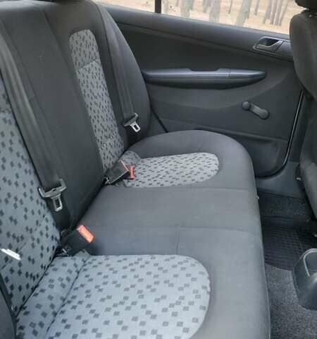 Серый Шкода Фабия, объемом двигателя 1.2 л и пробегом 220 тыс. км за 3300 $, фото 12 на Automoto.ua