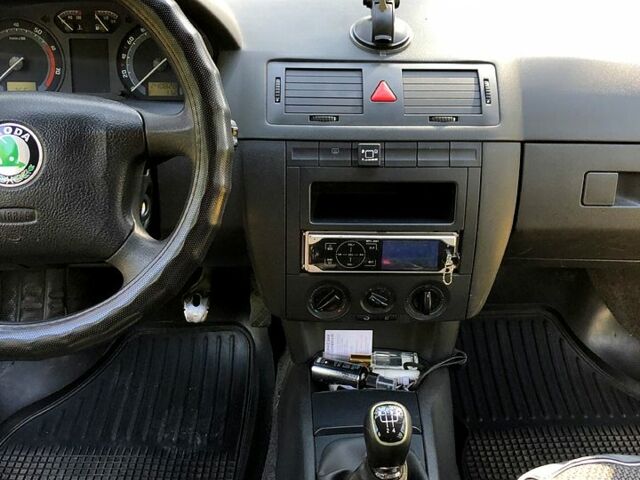 Серый Шкода Фабия, объемом двигателя 1.2 л и пробегом 240 тыс. км за 2999 $, фото 7 на Automoto.ua