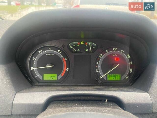 Серый Шкода Фабия, объемом двигателя 1.2 л и пробегом 390 тыс. км за 2000 $, фото 2 на Automoto.ua