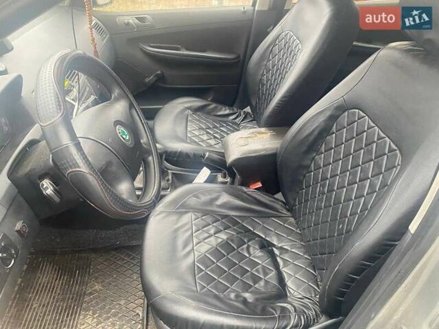 Серый Шкода Фабия, объемом двигателя 1.2 л и пробегом 390 тыс. км за 2000 $, фото 1 на Automoto.ua