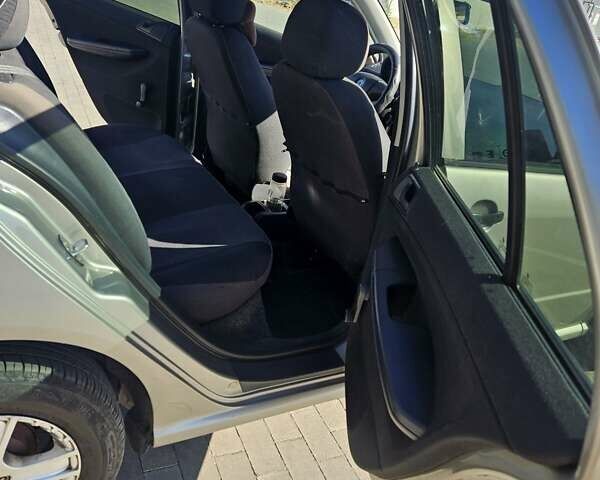 Сірий Шкода Фабія, об'ємом двигуна 1.2 л та пробігом 182 тис. км за 4000 $, фото 7 на Automoto.ua