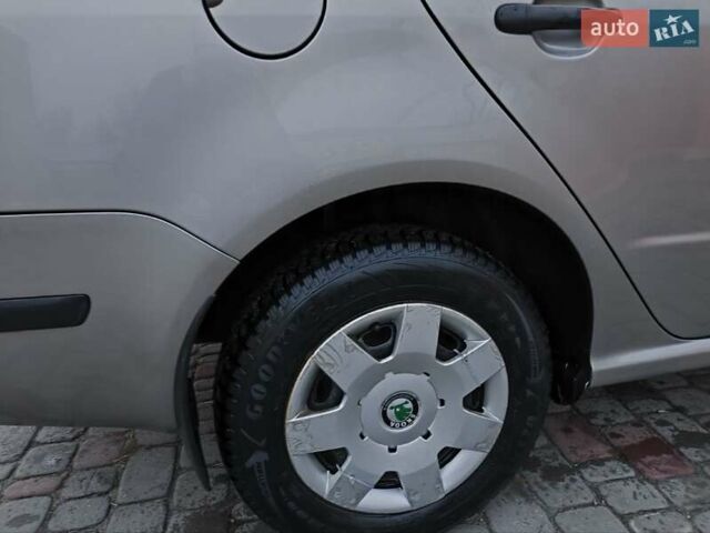 Серый Шкода Фабия, объемом двигателя 1.2 л и пробегом 48 тыс. км за 5300 $, фото 28 на Automoto.ua