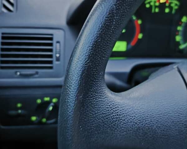 Серый Шкода Фабия, объемом двигателя 1.2 л и пробегом 48 тыс. км за 5300 $, фото 34 на Automoto.ua