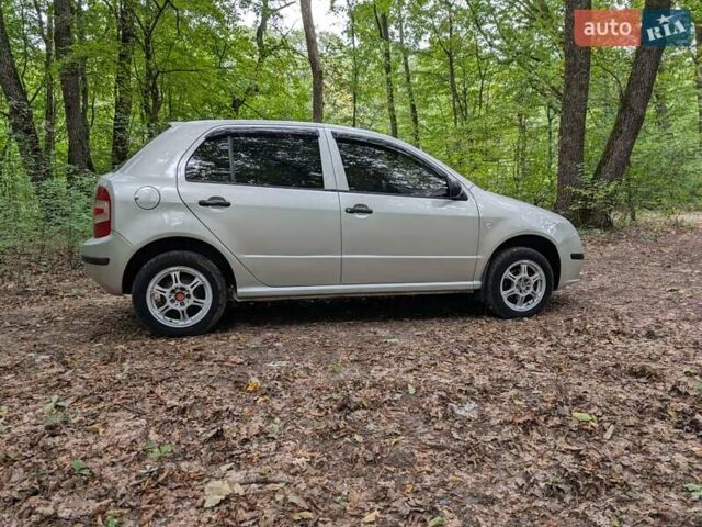 Сірий Шкода Фабія, об'ємом двигуна 1.2 л та пробігом 170 тис. км за 3800 $, фото 55 на Automoto.ua