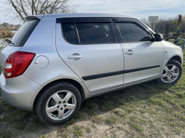 Серый Шкода Фабия, объемом двигателя 1.4 л и пробегом 260 тыс. км за 4500 $, фото 1 на Automoto.ua