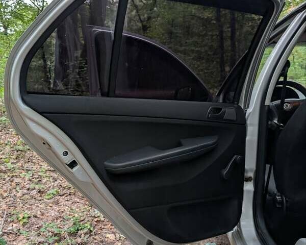 Сірий Шкода Фабія, об'ємом двигуна 1.2 л та пробігом 170 тис. км за 3800 $, фото 14 на Automoto.ua