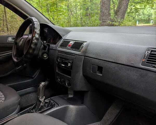 Сірий Шкода Фабія, об'ємом двигуна 1.2 л та пробігом 170 тис. км за 3800 $, фото 2 на Automoto.ua