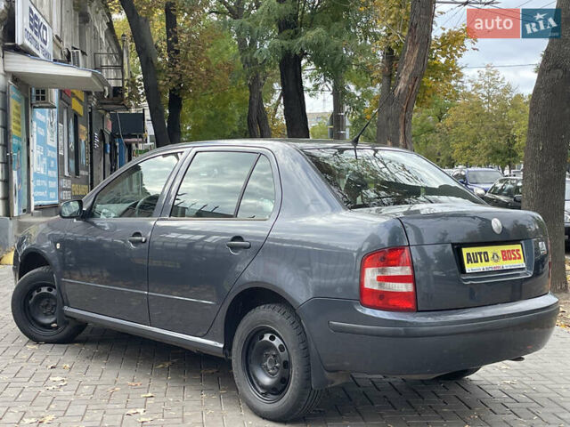 Серый Шкода Фабия, объемом двигателя 1.39 л и пробегом 350 тыс. км за 3500 $, фото 6 на Automoto.ua