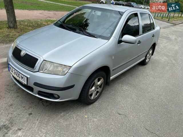 Серый Шкода Фабия, объемом двигателя 1.39 л и пробегом 330 тыс. км за 3400 $, фото 4 на Automoto.ua