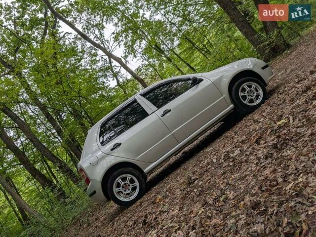 Сірий Шкода Фабія, об'ємом двигуна 1.2 л та пробігом 170 тис. км за 3800 $, фото 60 на Automoto.ua