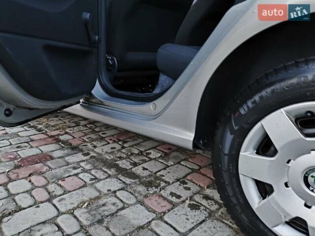 Серый Шкода Фабия, объемом двигателя 1.2 л и пробегом 48 тыс. км за 5300 $, фото 24 на Automoto.ua