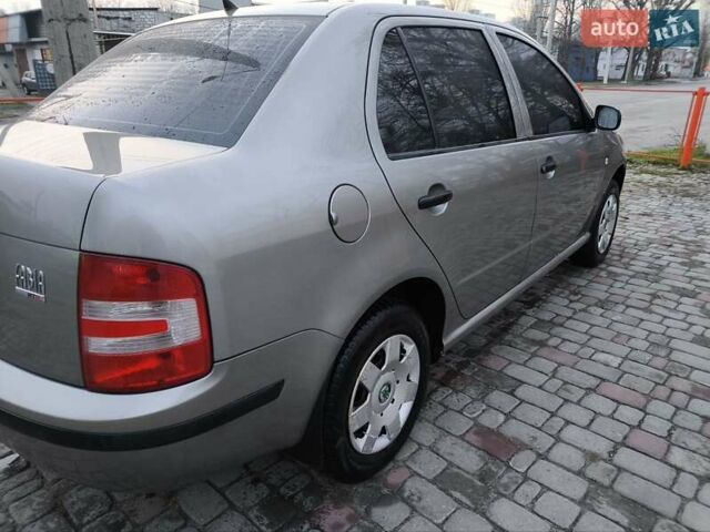 Серый Шкода Фабия, объемом двигателя 1.2 л и пробегом 48 тыс. км за 5300 $, фото 4 на Automoto.ua