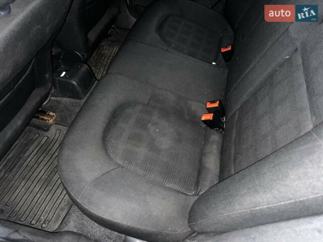 Серый Шкода Фабия, объемом двигателя 1.39 л и пробегом 165 тыс. км за 2800 $, фото 3 на Automoto.ua