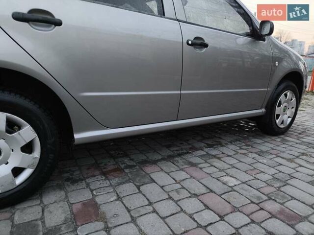 Серый Шкода Фабия, объемом двигателя 1.2 л и пробегом 48 тыс. км за 5300 $, фото 29 на Automoto.ua