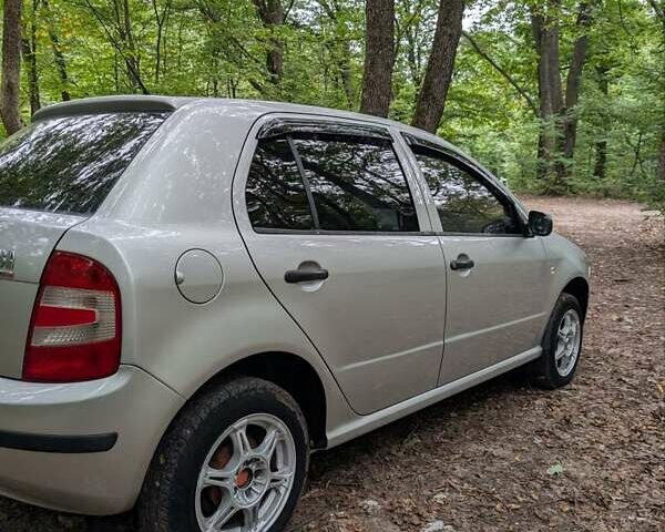 Сірий Шкода Фабія, об'ємом двигуна 1.2 л та пробігом 170 тис. км за 3800 $, фото 34 на Automoto.ua