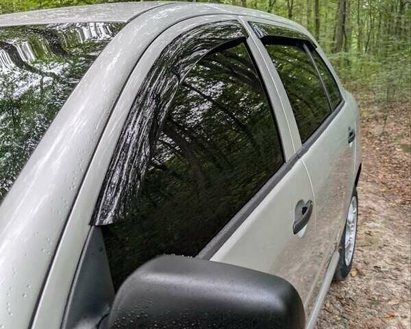 Сірий Шкода Фабія, об'ємом двигуна 1.2 л та пробігом 170 тис. км за 3800 $, фото 25 на Automoto.ua