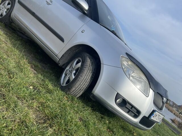 Серый Шкода Фабия, объемом двигателя 1.4 л и пробегом 260 тыс. км за 4500 $, фото 7 на Automoto.ua