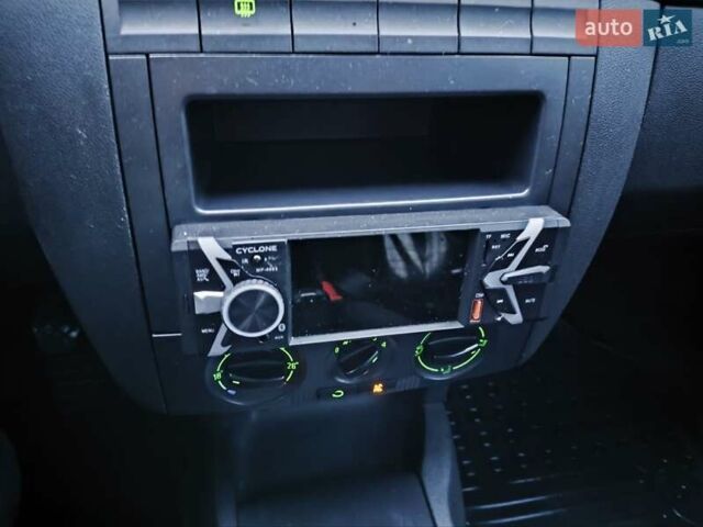 Серый Шкода Фабия, объемом двигателя 1.2 л и пробегом 48 тыс. км за 5300 $, фото 33 на Automoto.ua