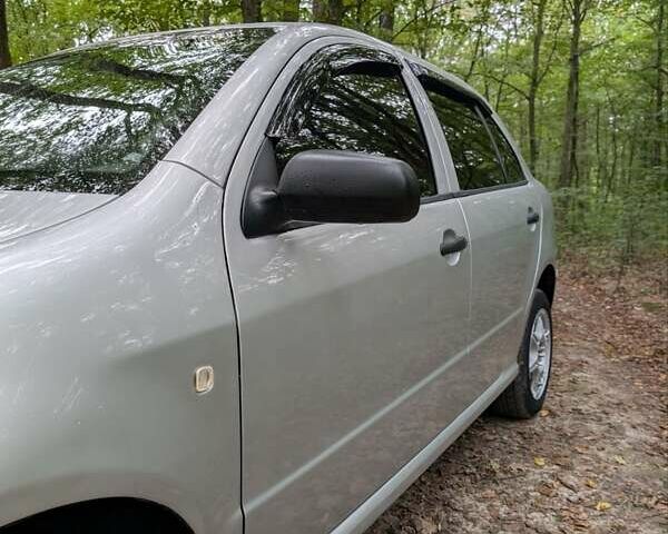 Сірий Шкода Фабія, об'ємом двигуна 1.2 л та пробігом 170 тис. км за 3800 $, фото 38 на Automoto.ua