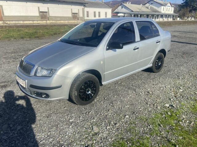 Серый Шкода Фабия, объемом двигателя 1.2 л и пробегом 121 тыс. км за 3700 $, фото 3 на Automoto.ua