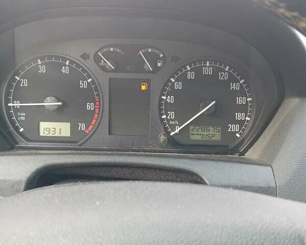 Серый Шкода Фабия, объемом двигателя 1.39 л и пробегом 228 тыс. км за 3000 $, фото 9 на Automoto.ua