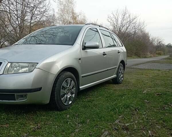 Серый Шкода Фабия, объемом двигателя 1.39 л и пробегом 228 тыс. км за 3000 $, фото 3 на Automoto.ua