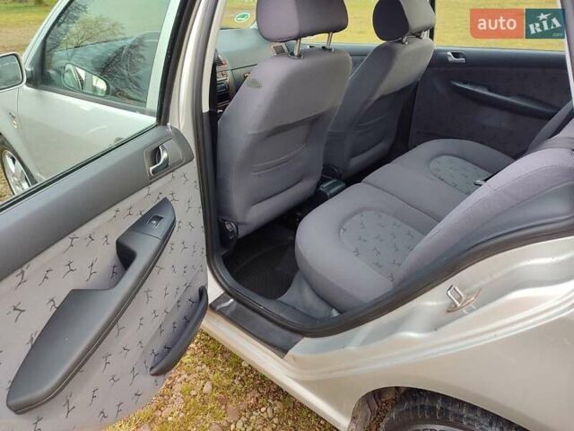 Сірий Шкода Фабія, об'ємом двигуна 1.4 л та пробігом 196 тис. км за 4900 $, фото 16 на Automoto.ua