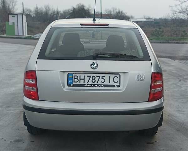 Серый Шкода Фабия, объемом двигателя 1.39 л и пробегом 226 тыс. км за 3350 $, фото 10 на Automoto.ua