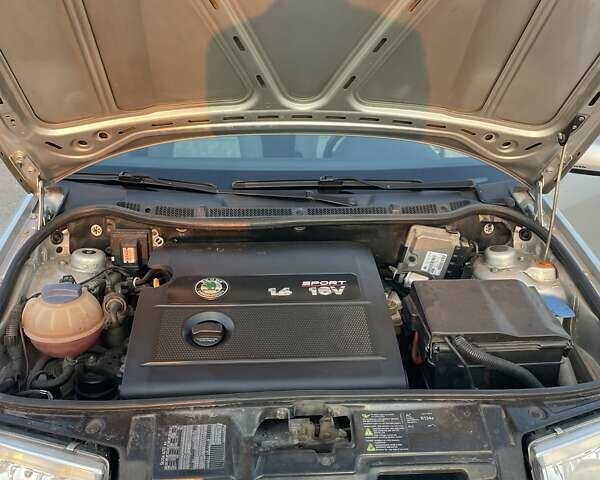 Сірий Шкода Фабія, об'ємом двигуна 1.39 л та пробігом 180 тис. км за 4300 $, фото 9 на Automoto.ua