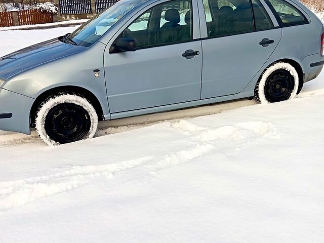 Сірий Шкода Фабія, об'ємом двигуна 1.4 л та пробігом 225 тис. км за 3900 $, фото 1 на Automoto.ua